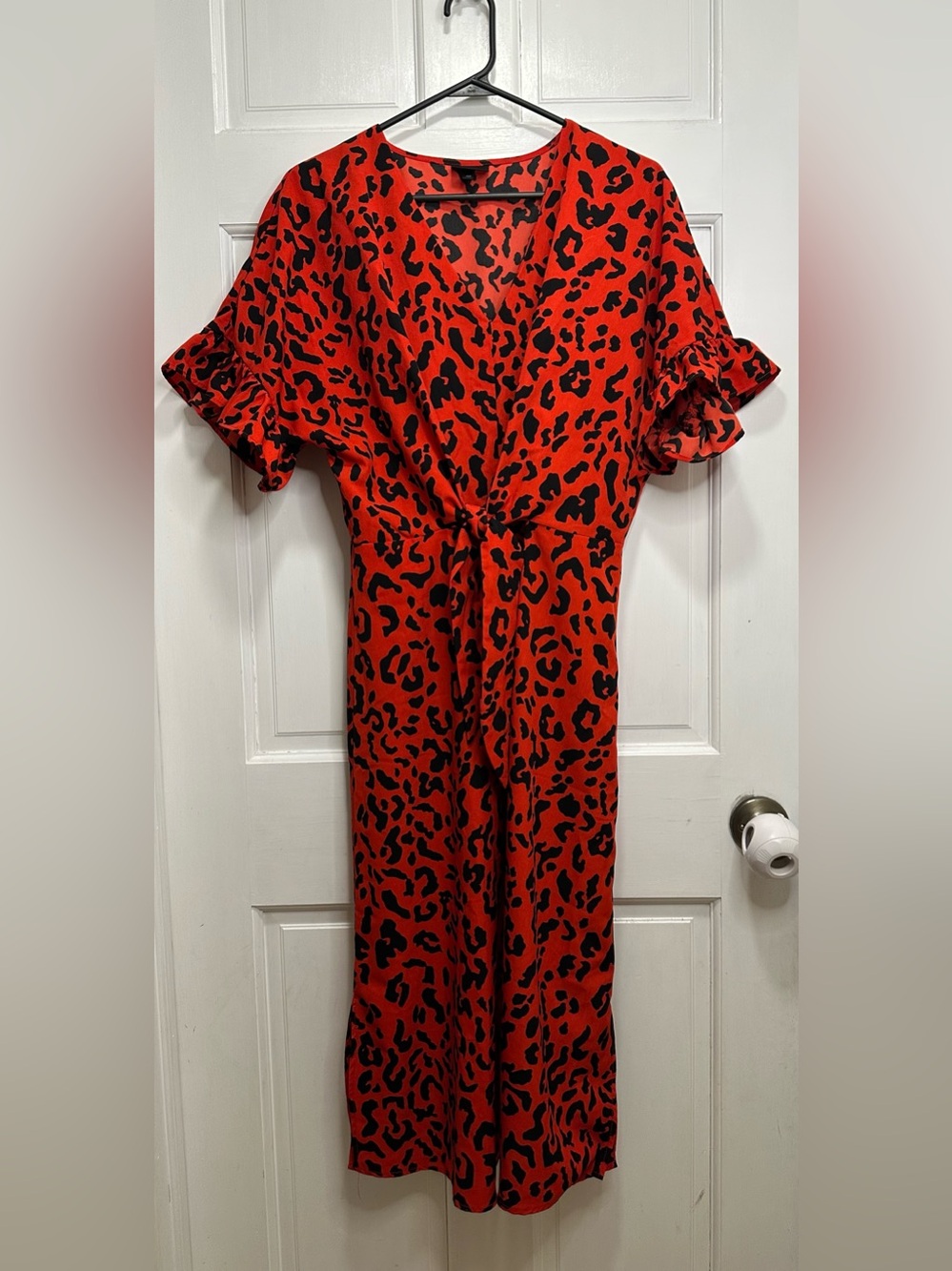 Who What Wear Leopard Print Midi Dress in Red Black Size XS V-Neck Tie Detail